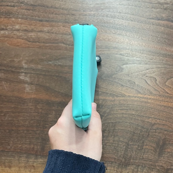 NIB CHANEL NEOPRENE MAKEUP POUCH TIFFANY BLUE - Picture 4 of 9